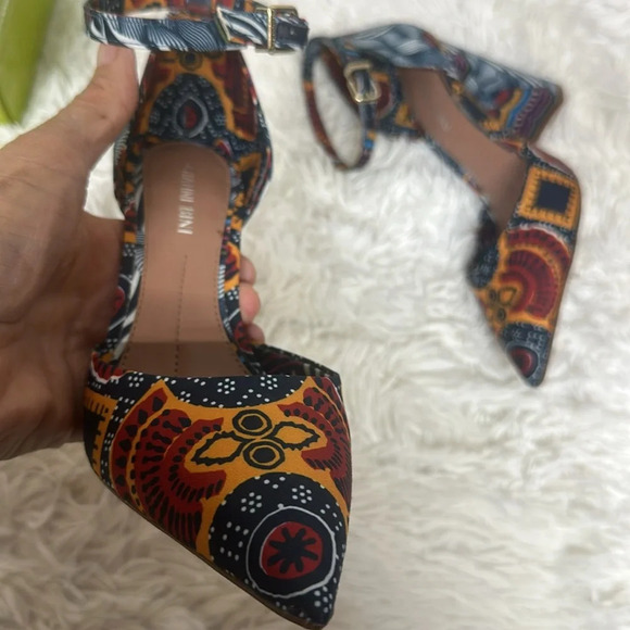 Gianni Bini 6.5 Bronlynn Ankle Strap Chunky Heel Jewel Tones Folk Art Design New - Picture 4 of 10